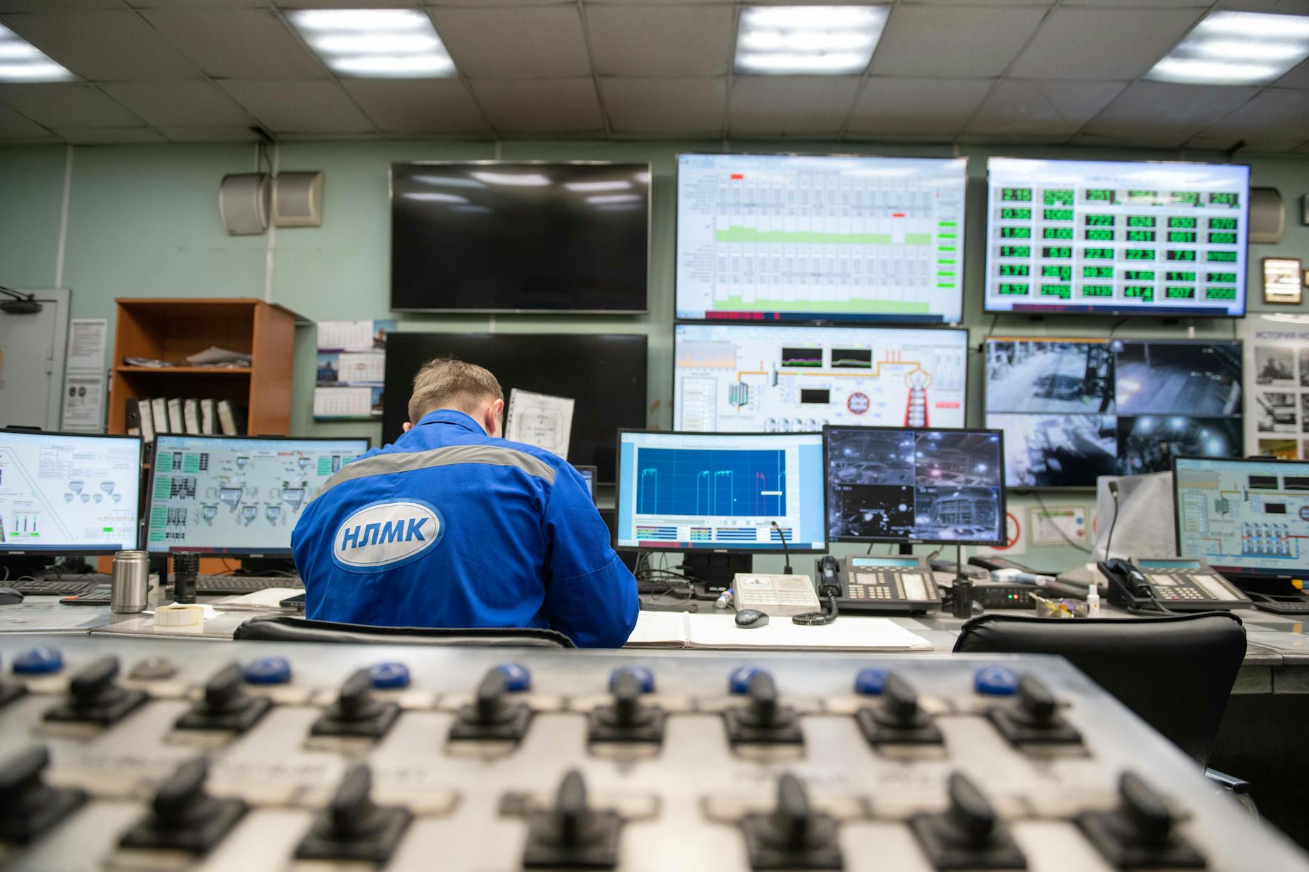 A European nuclear power plant stands under cloudy skies as policymakers debate energy security and low-carbon electricity supply.