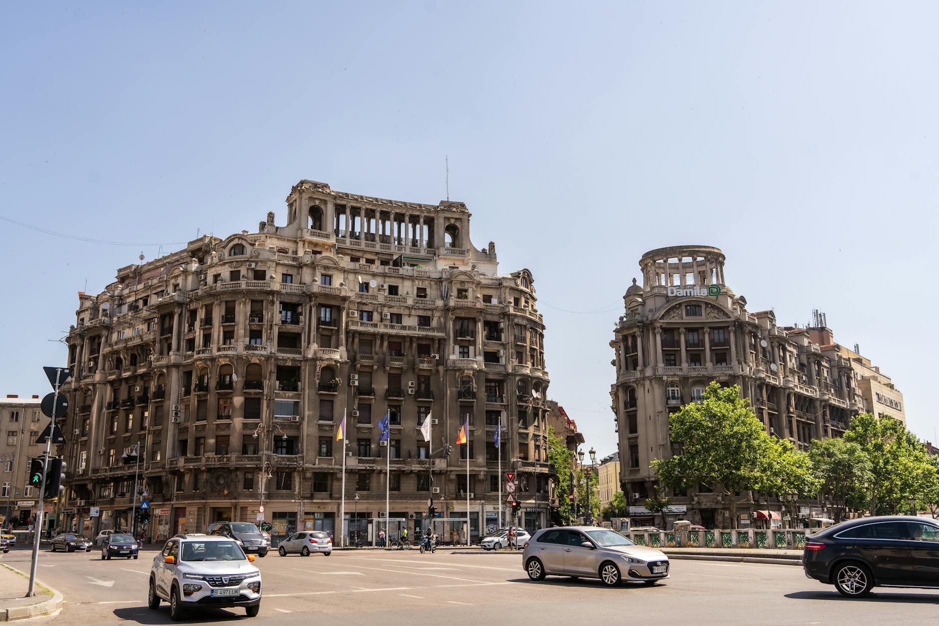 Romanian political leaders and officials gather outside the government headquarters in Bucharest amid coalition collapse negotiations.