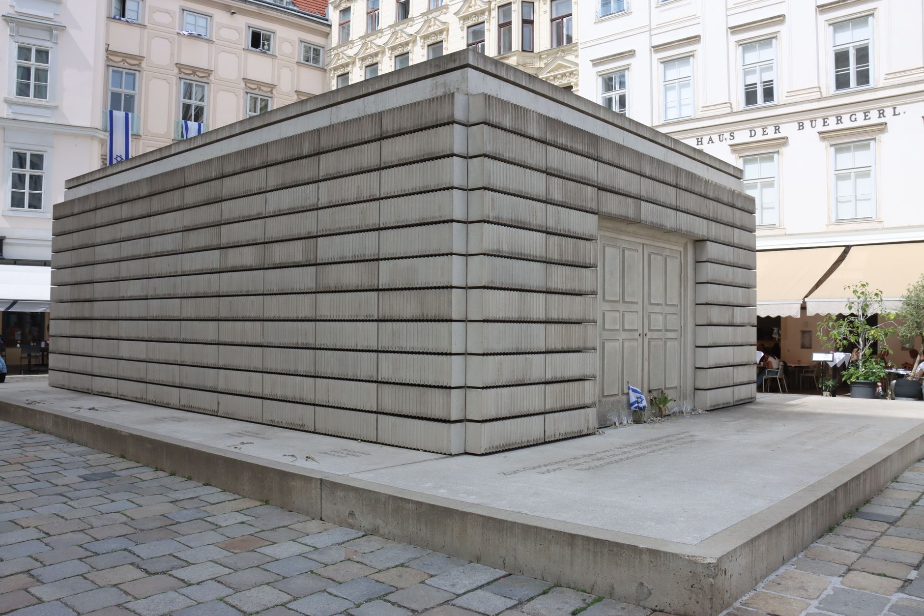 A memorial area in Magdeburg recalls the victims of the 2024 Christmas market car attack after the court’s life sentence verdict.