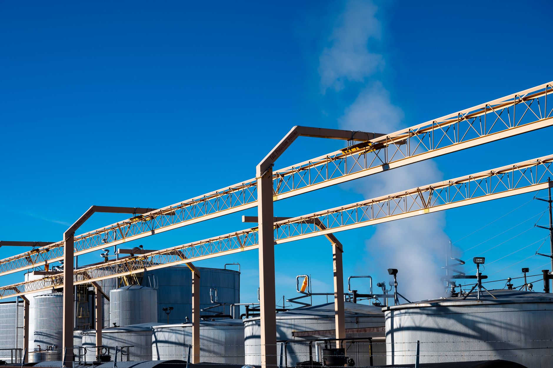 Smoke rises above an oil-refining complex in Ufa following a reported long-range Ukrainian drone operation.